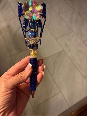 Crystal Floral Drop Blue Statement Pendant Pen